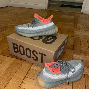 Yeezy Boost 350 V2